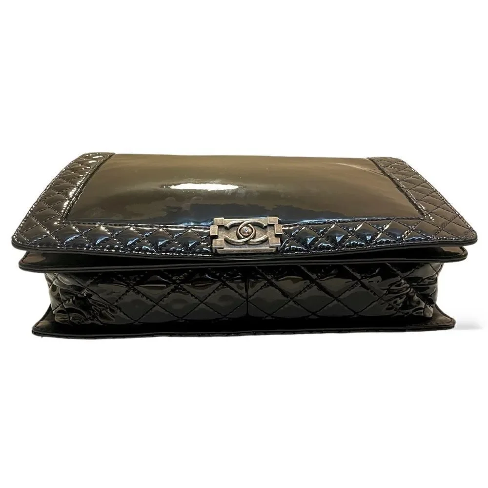 CHANEL Reverso Boy Flap Bag Patent Large in Midnight Blue